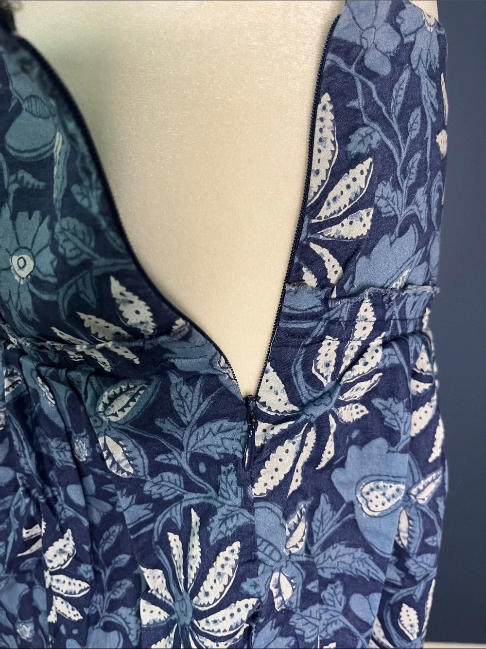 Banana Republic Tiered Navy & Creamy White Floral Mini Skirt smocked panel lined